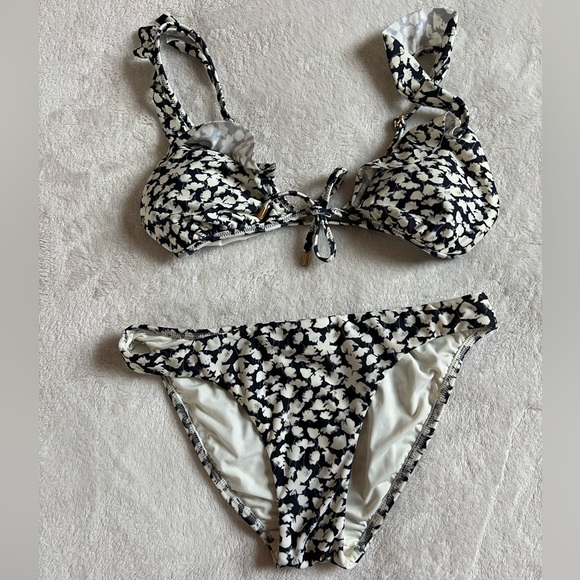 🌟VIX Paula Hermanny Floral Julien swimsuit. 🌟 Worn once. Like new condition! - Picture 4 of 8